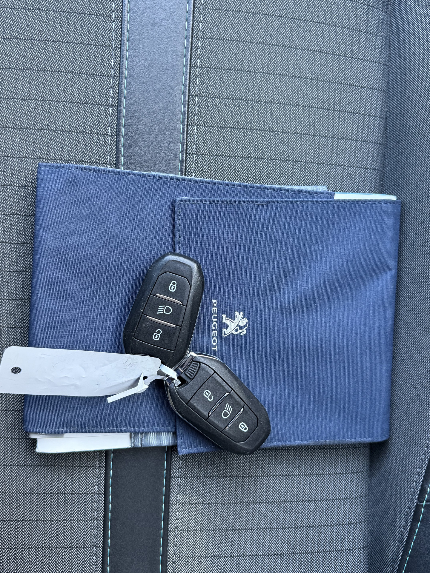 Hoofdafbeelding Peugeot e-208