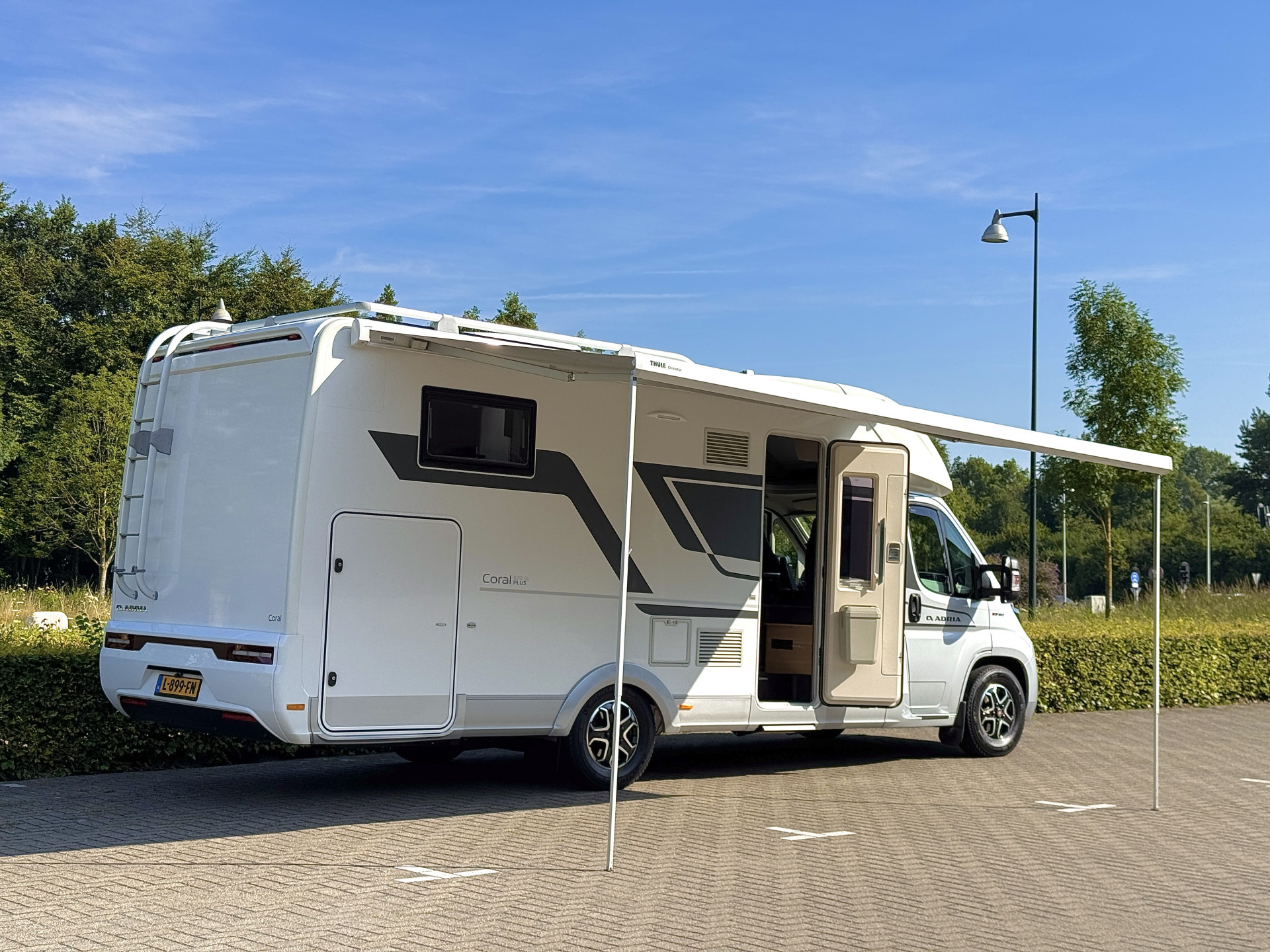 Hoofdafbeelding Adria CORAL 670 SL