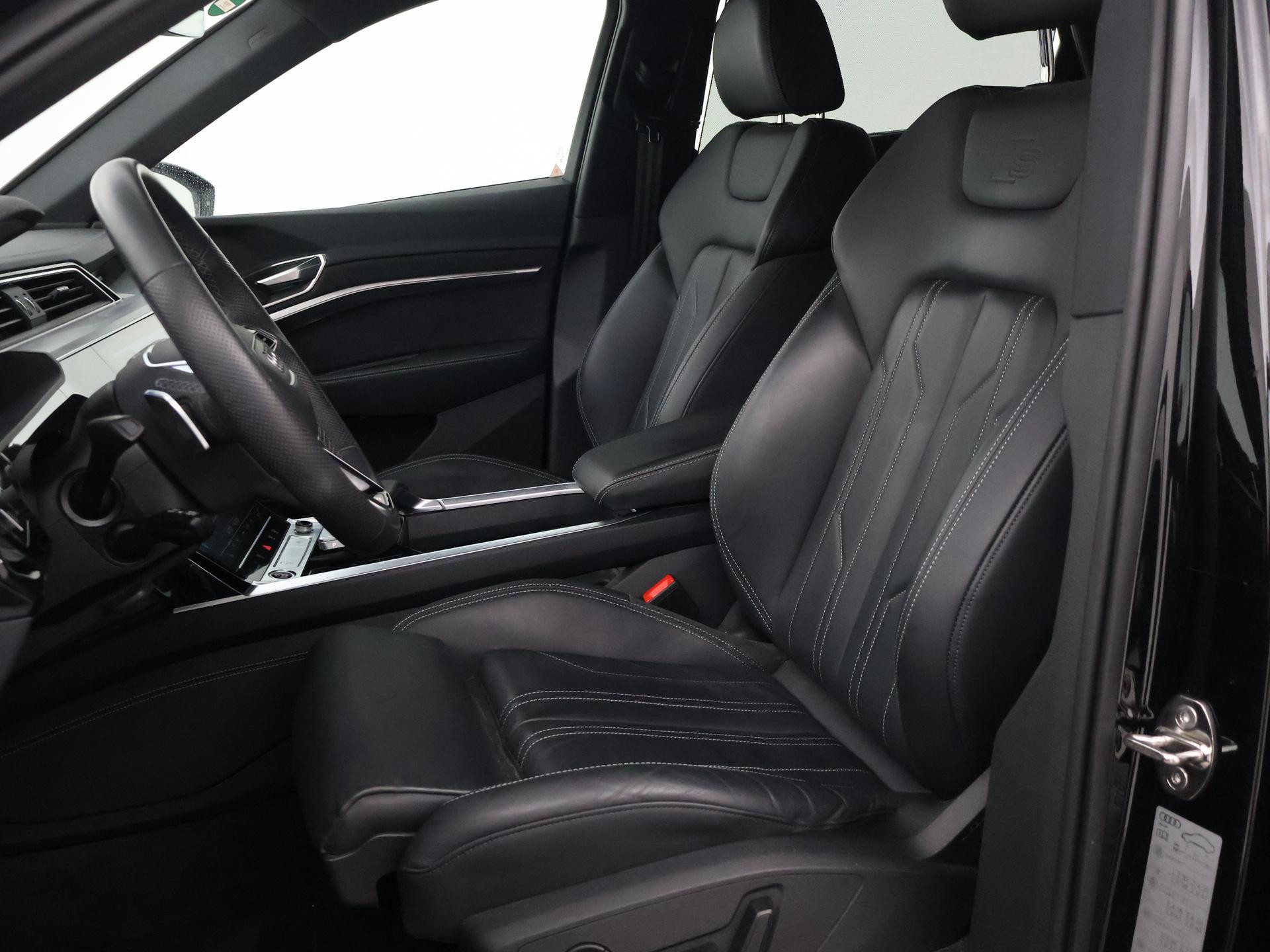 Hoofdafbeelding Audi Q8 e-tron