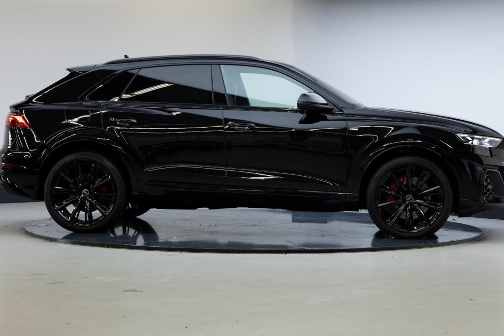 Hoofdafbeelding Audi Q8