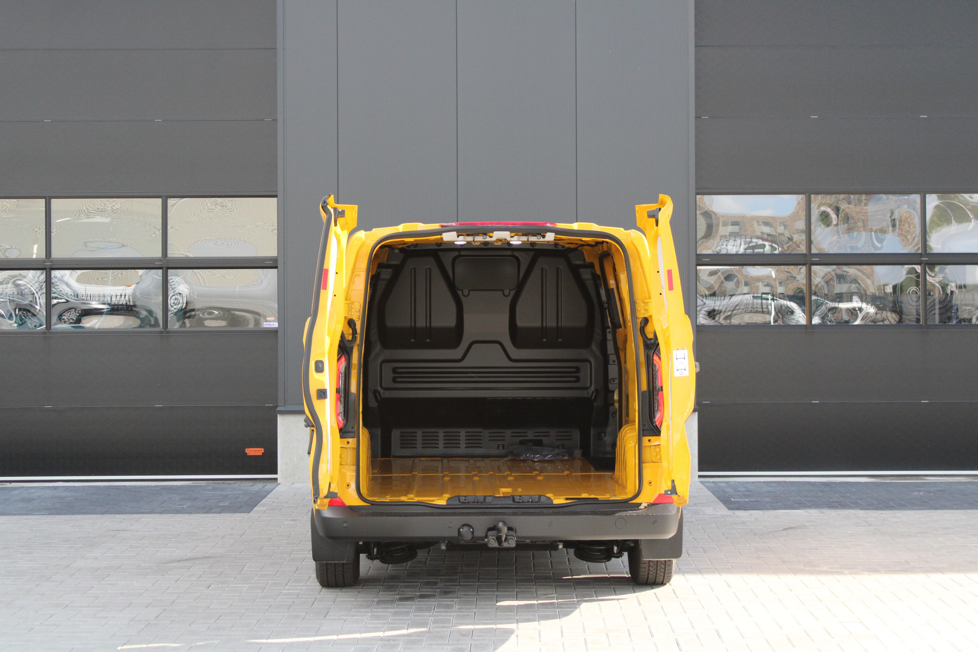 Hoofdafbeelding Ford E-Transit Custom