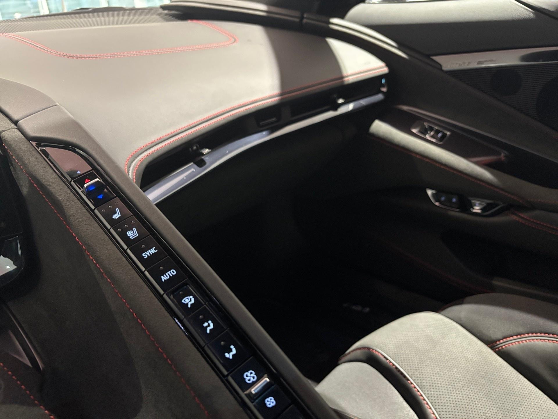 Chevrolet-Corvette-image-16