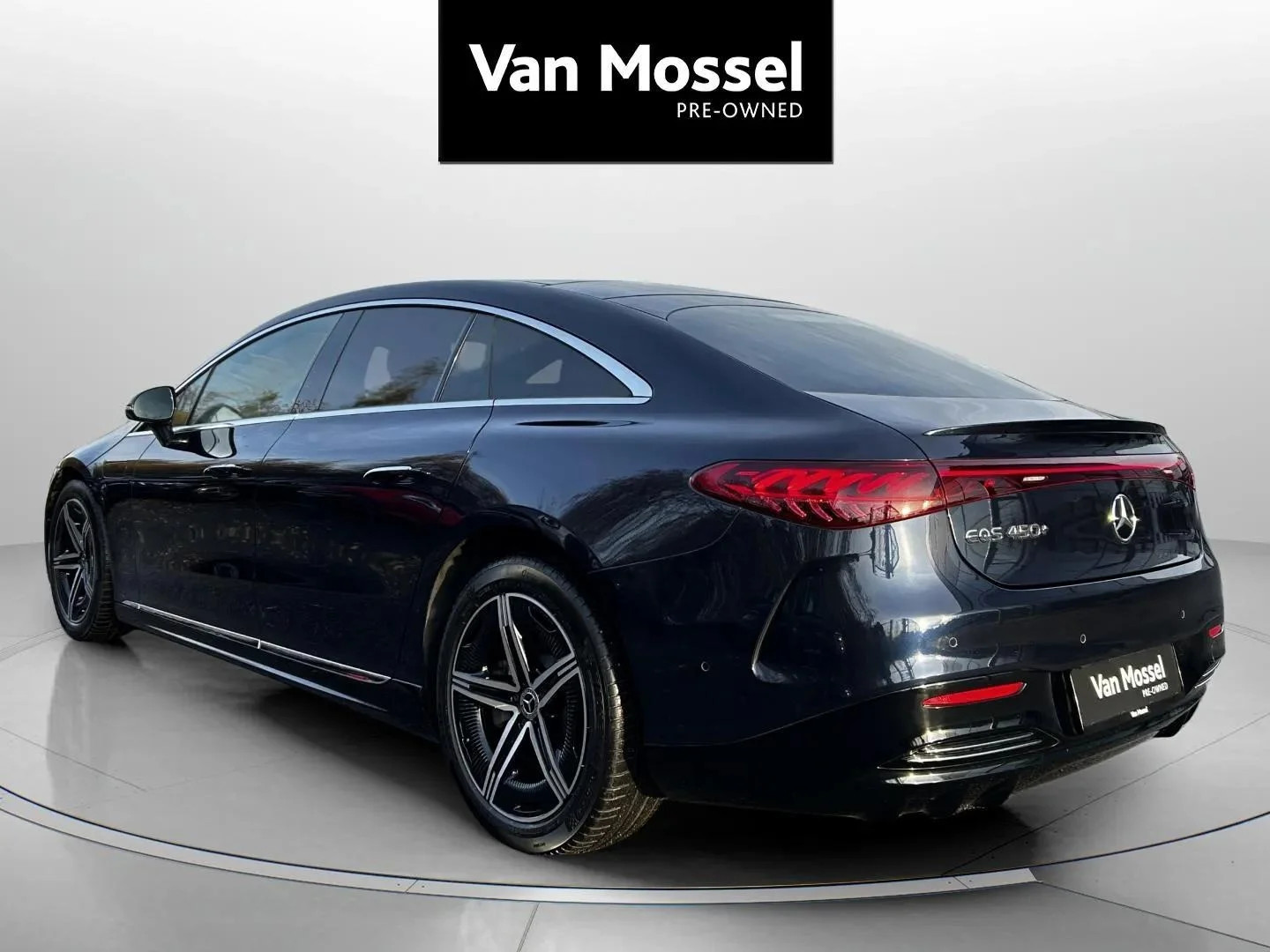 Mercedes-Benz-EQS-image-6