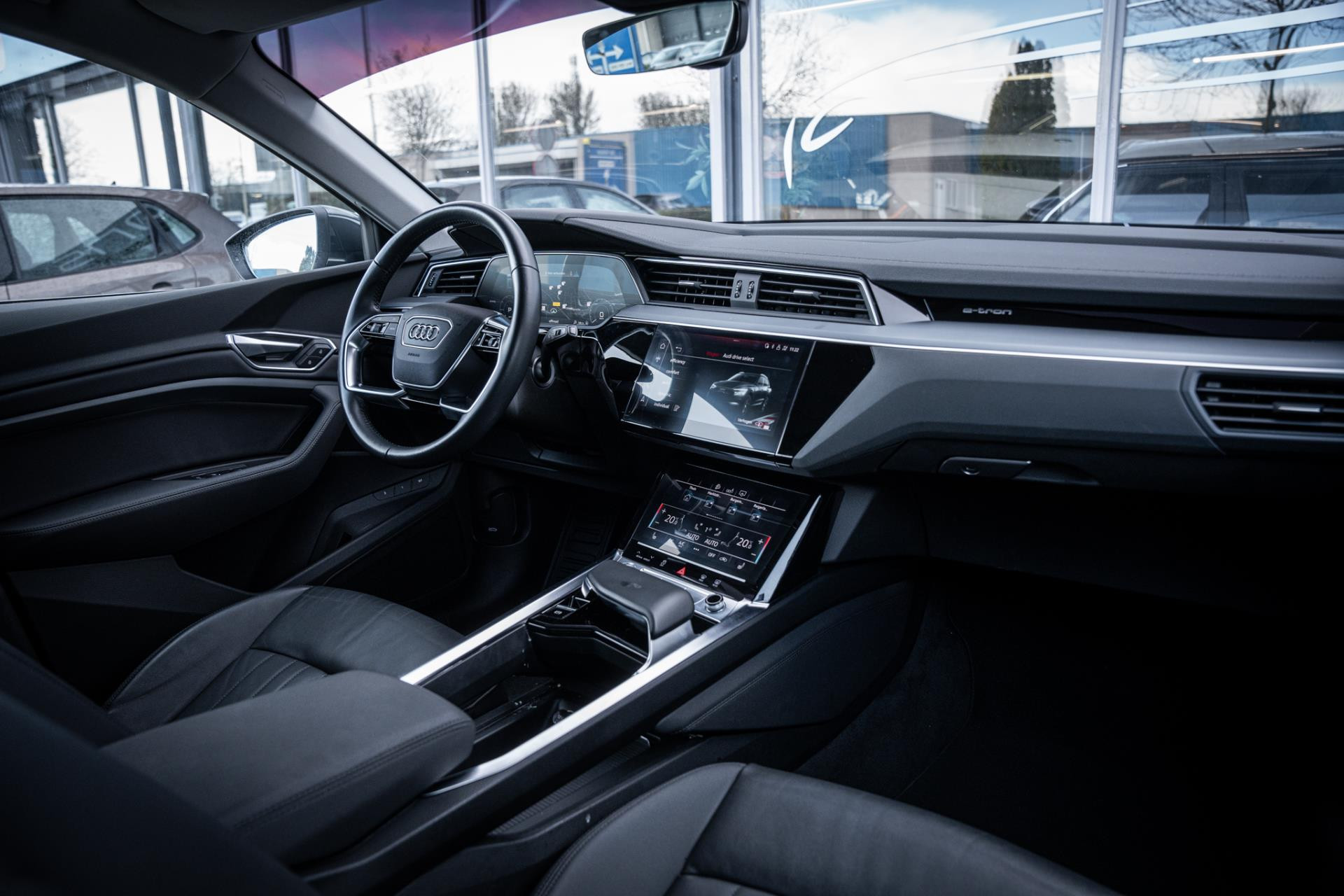 Hoofdafbeelding Audi e-tron