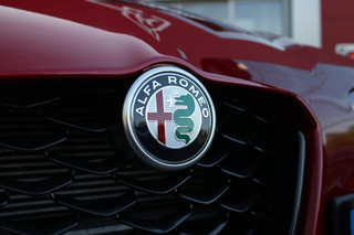 Alfa Romeo Giulia Alfa Romeo Giulia 2.0 T 280PK GME AWD VELOCE | ROSSO ETNA | SPERDIFFERENTIEEL Q4 | HARMAN KARDON BEAUTIFUL SOUND PACK 900W INCLUSIEF LEDEREN DASHBOARD | ALARM SYSTEEM | RIJASSISTENPAKKET | DODEHOEK DETECTIE | ELEKTRISCH BEDIENBARE VOORSTOELEN MET GEHEUGEN FUNCTIE | LEDEREN BEKLEDING | ZWARTE HEMELBEKLEDING | FULL LED MATRIX KOPLAMPEN | NAVIGATIE | APPLE CARPLAY/ANDROID AUTO | PARKEERSENSOREN VOOR EN ACHTER | 19