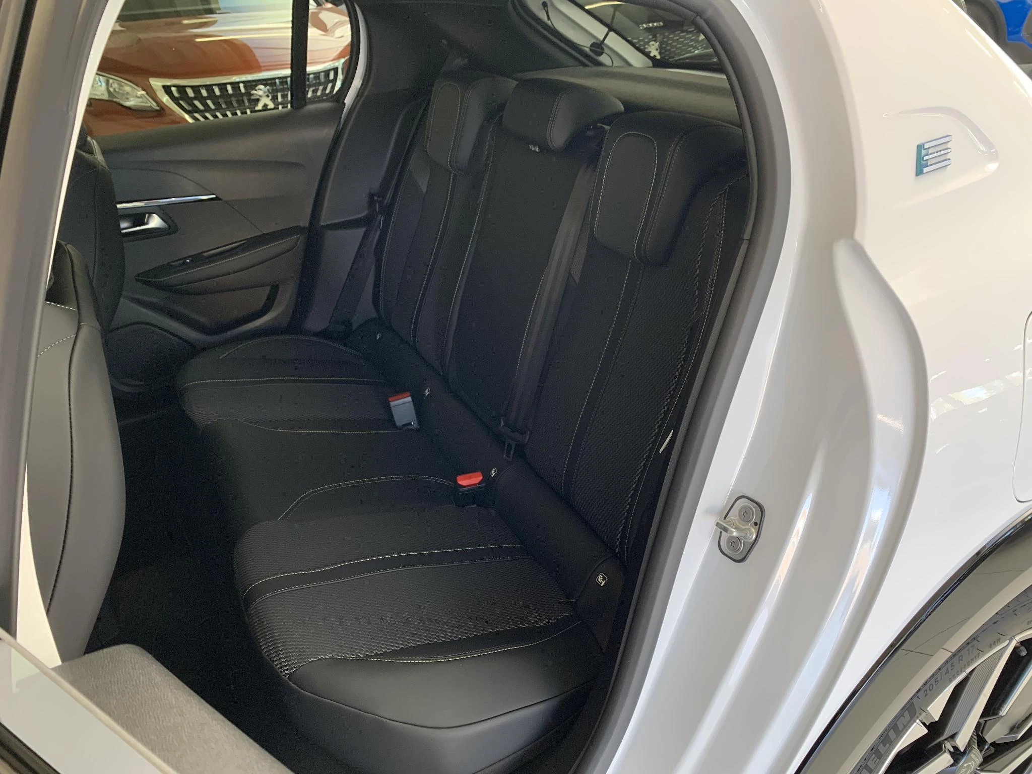 Hoofdafbeelding Peugeot e-208