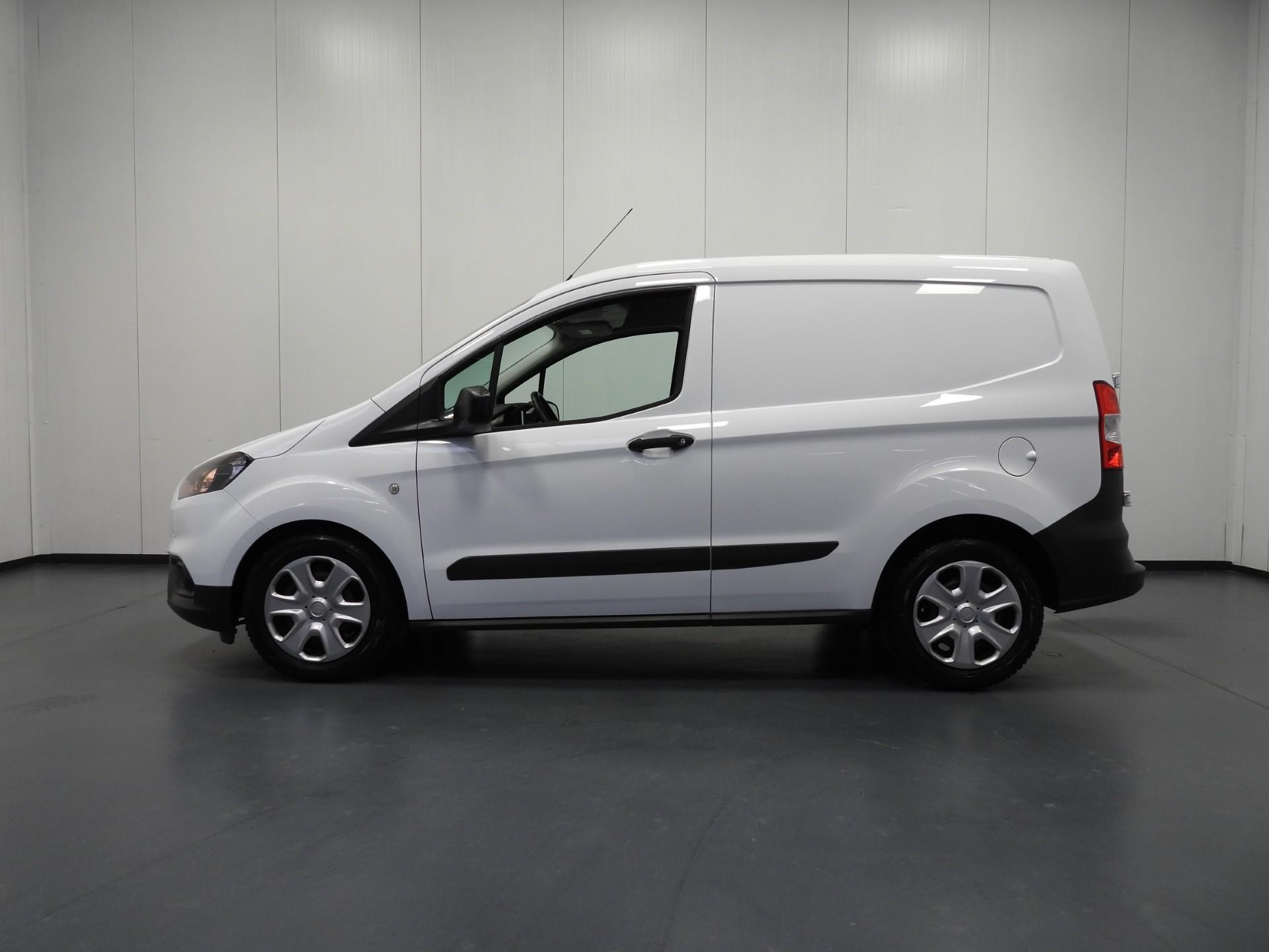 Hoofdafbeelding Ford Transit Courier