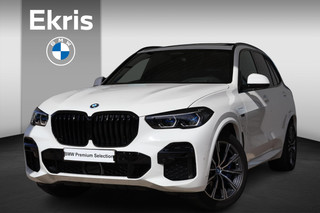 Hoofdafbeelding BMW X5 BMW X5 xDrive45e High Executive | M Sportpakket | Panorama Dak | Driving Assistant Plus