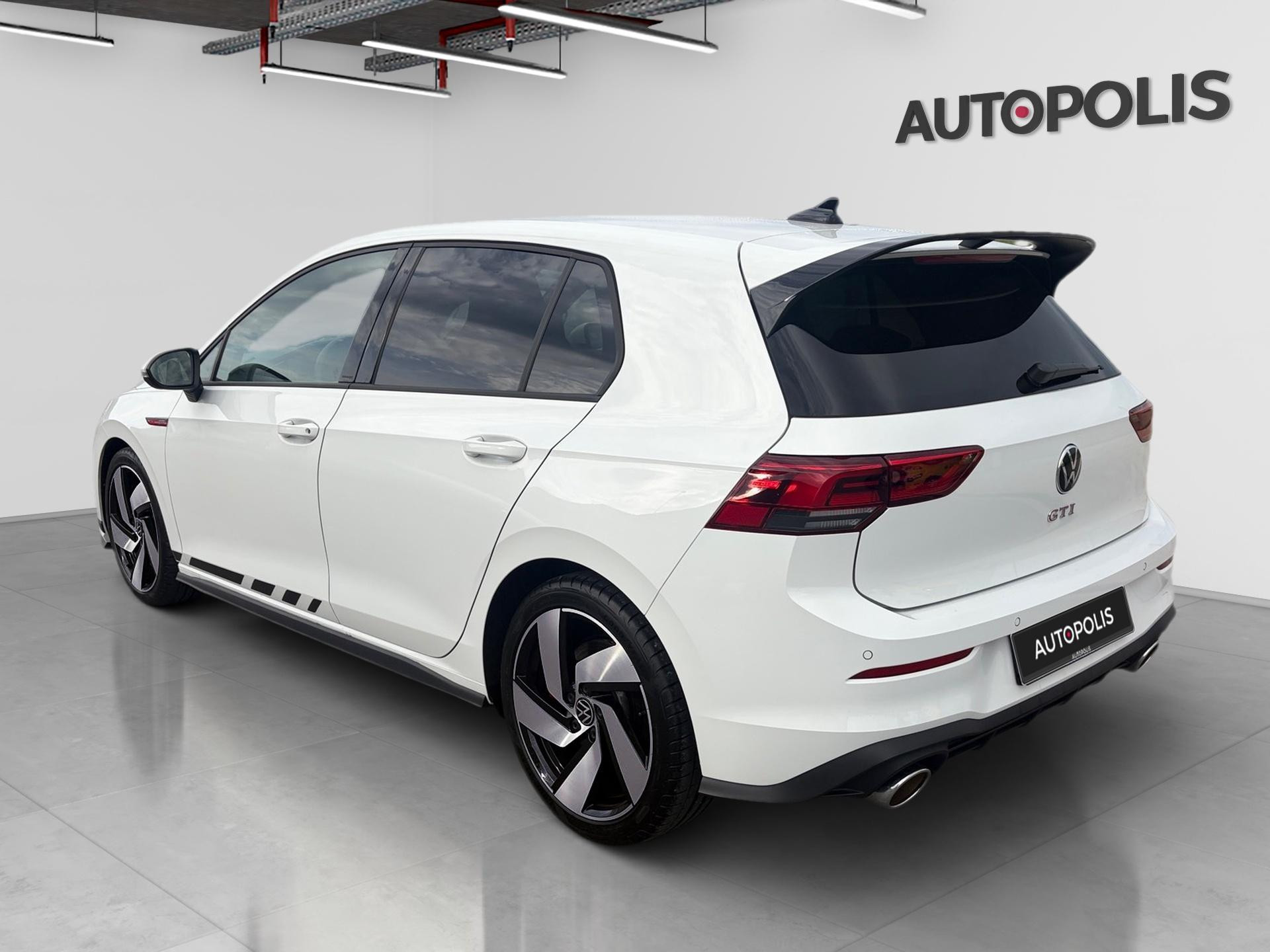 Volkswagen-Golf-image-12