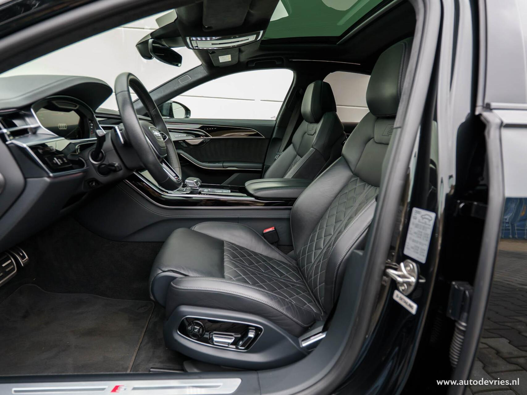 Hoofdafbeelding Audi A8