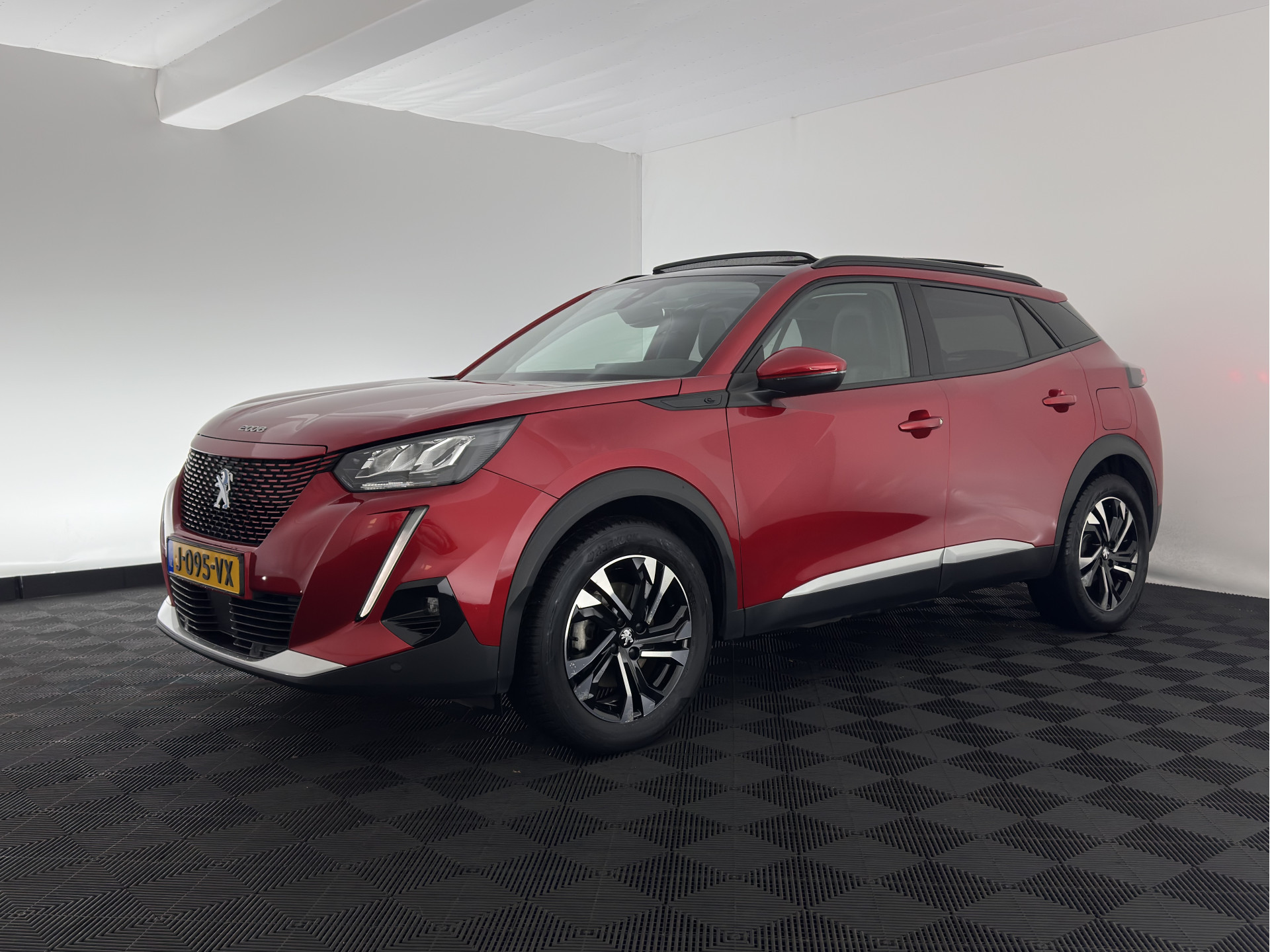 Hoofdafbeelding Peugeot e-2008