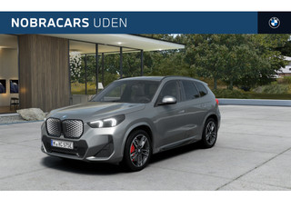 Hoofdafbeelding BMW iX1 BMW iX1 eDrive20 M Sport / Trekhaak / Sportstoelen  / Achteruitrijcamera / Comfort Access / Adaptieve LED / M Adaptief onderstel