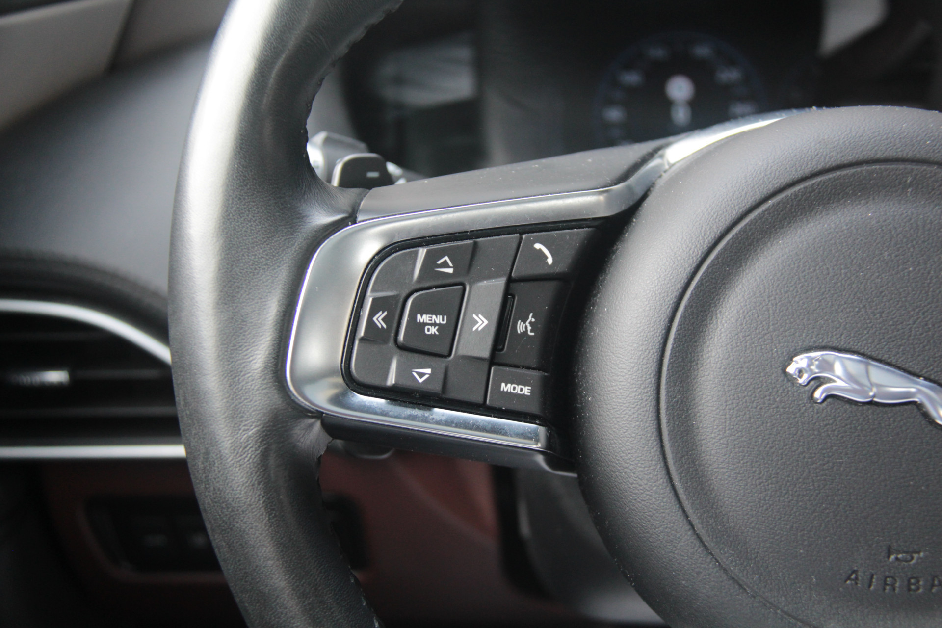 Hoofdafbeelding Jaguar XE