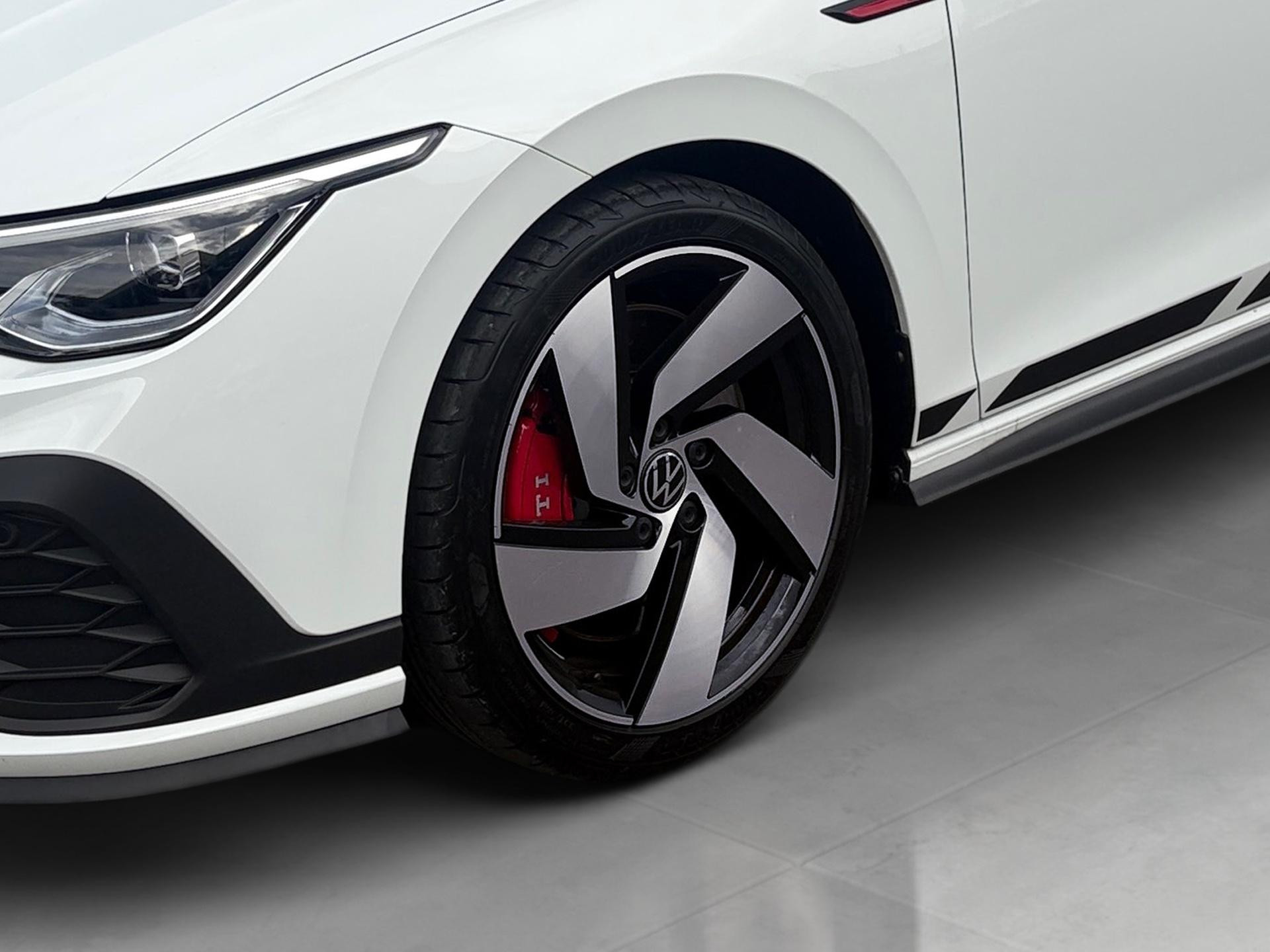 Volkswagen-Golf-image-19