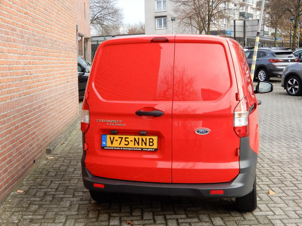 Hoofdafbeelding Ford Transit Courier