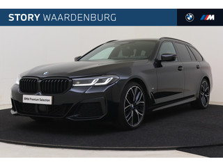 BMW 5 Serie Touring 540i xDrive High Executive M Sport Automaat / Trekhaak / Sportstoelen / Achteruitrijcamera / Comfort Access / Adaptieve LED / Head-Up / Harman Kardon / Stoelverwarming