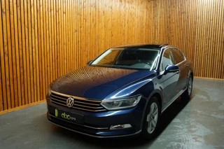 Hoofdafbeelding Volkswagen Passat Volkswagen Passat SEDAN 1.6 TDI AUTOMAAT PANODAK