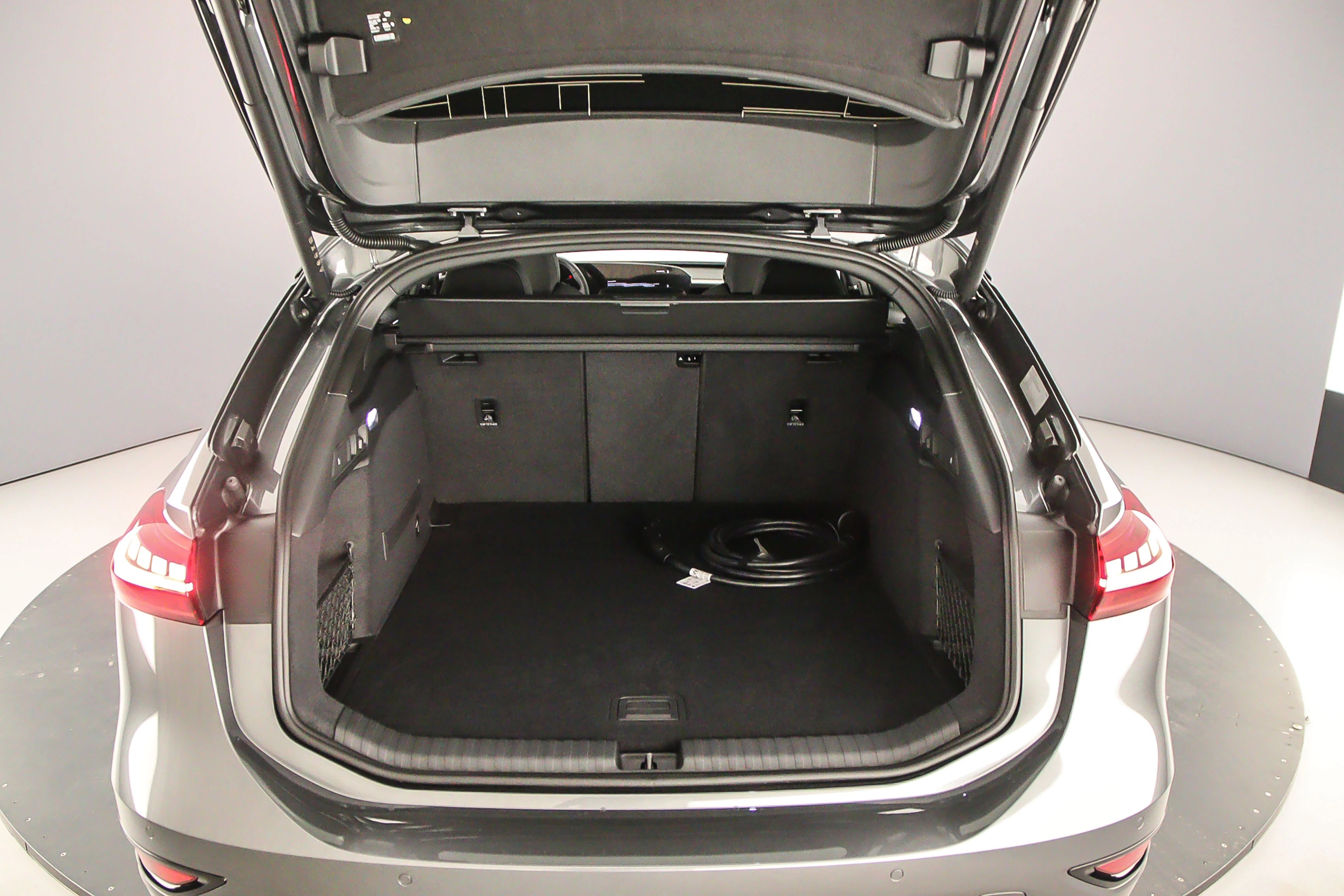 Hoofdafbeelding Audi A6 Avant e-tron