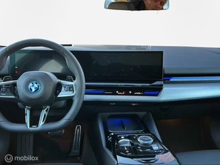 BMW 5 Serie BMW 5 serie 530e Touring M-Sport / Leer /Pano /Head-up /TH - afbeelding nr 13