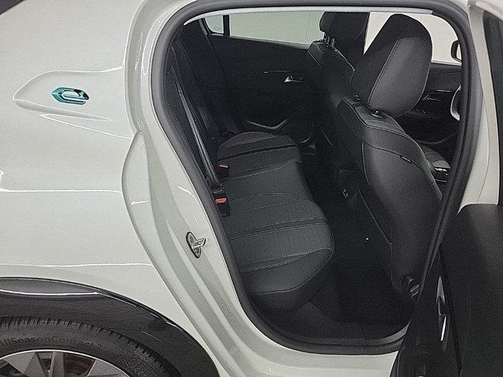 Hoofdafbeelding Peugeot e-208