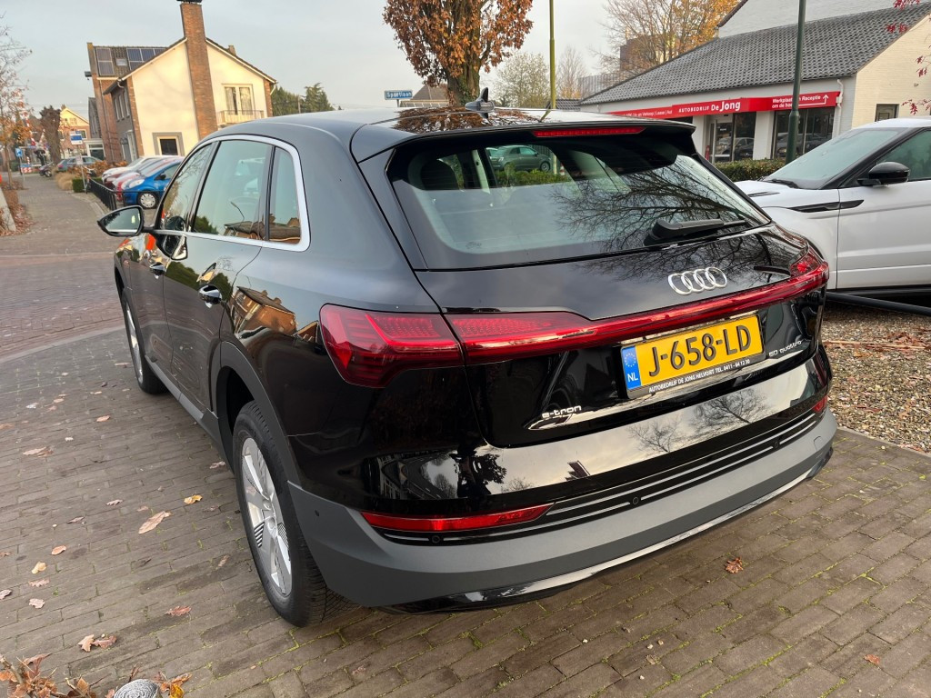 Hoofdafbeelding Audi e-tron