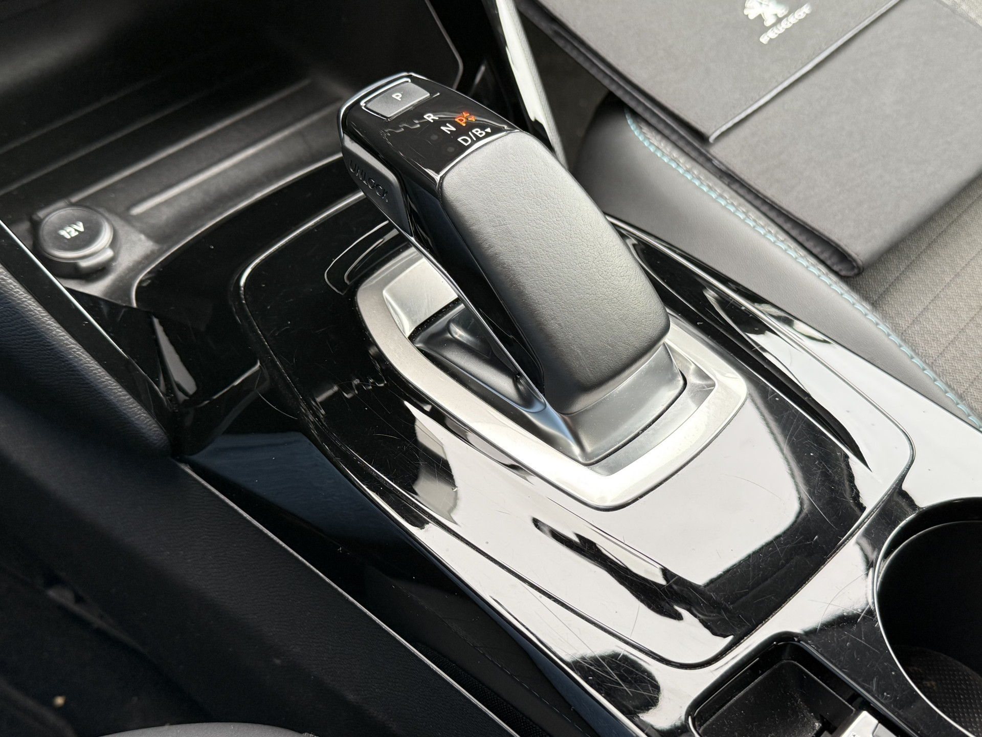 Hoofdafbeelding Peugeot e-208