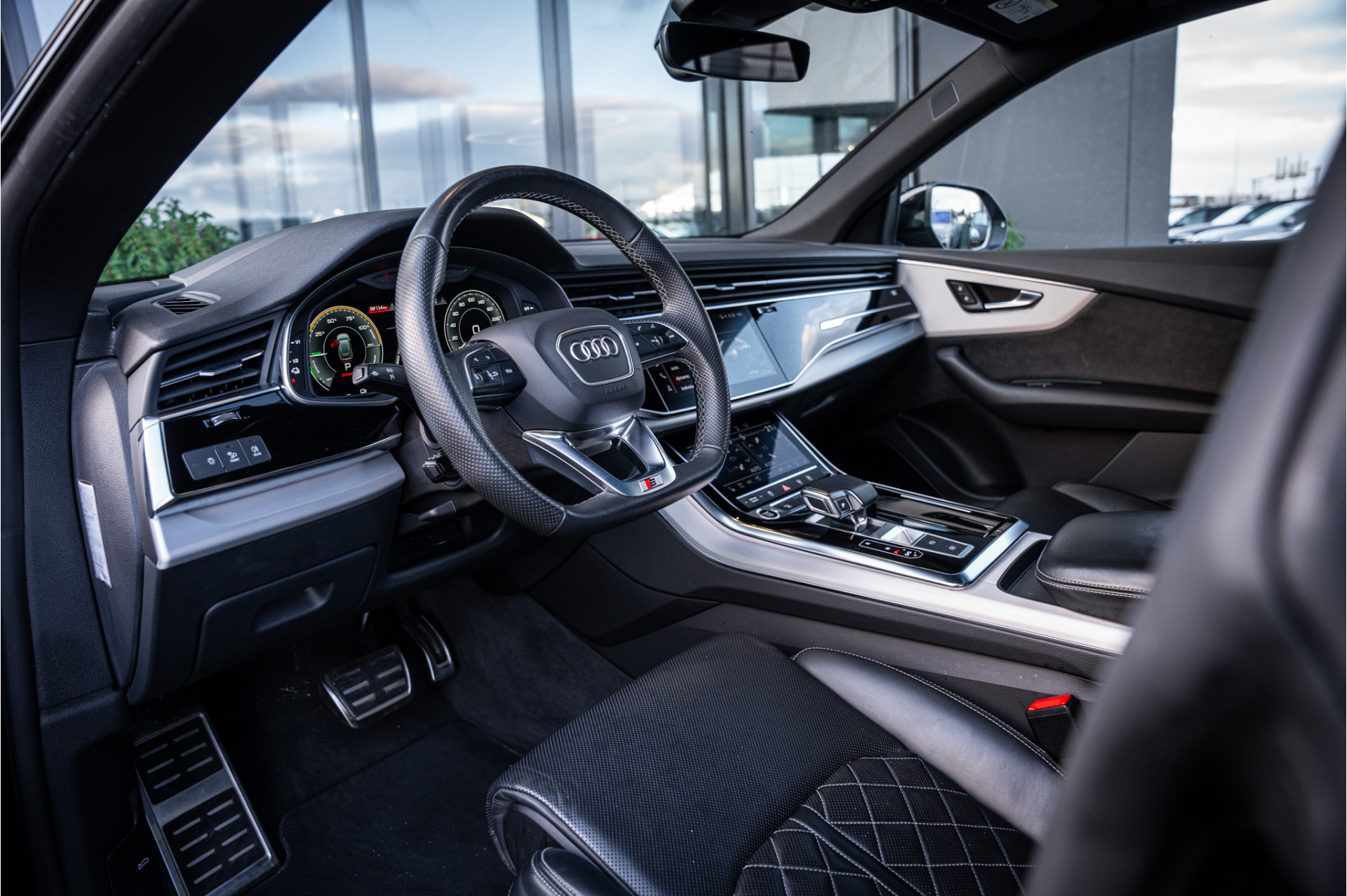 Hoofdafbeelding Audi Q8