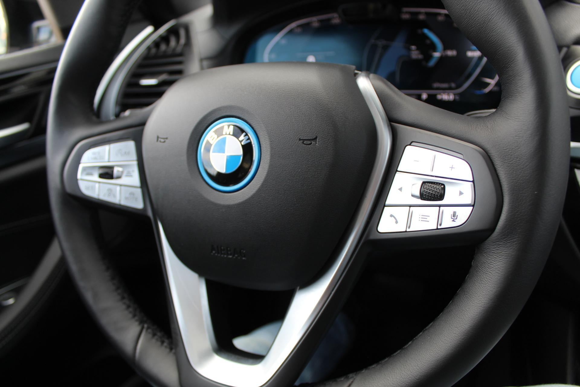 Hoofdafbeelding BMW iX3