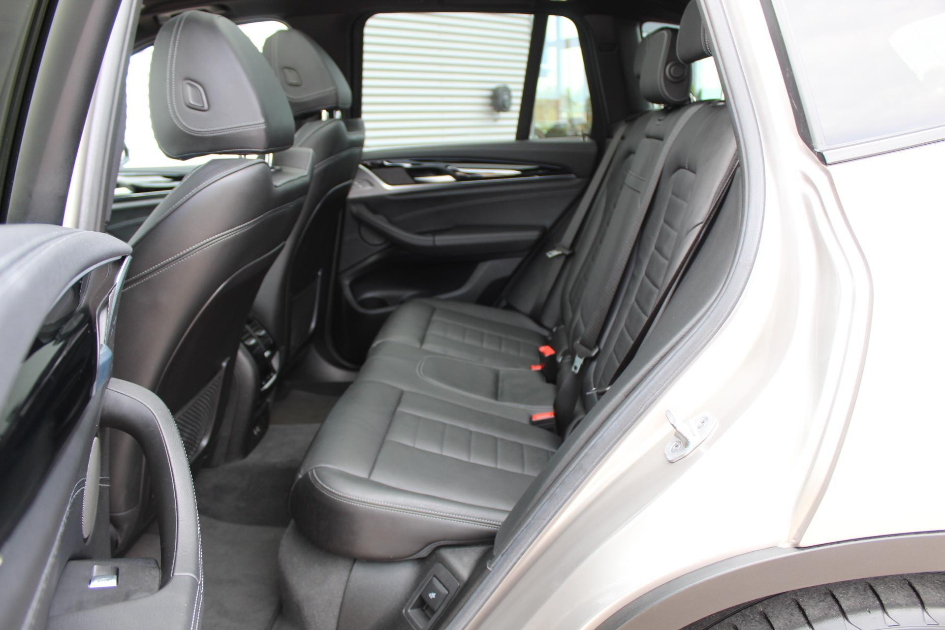 Hoofdafbeelding BMW iX3