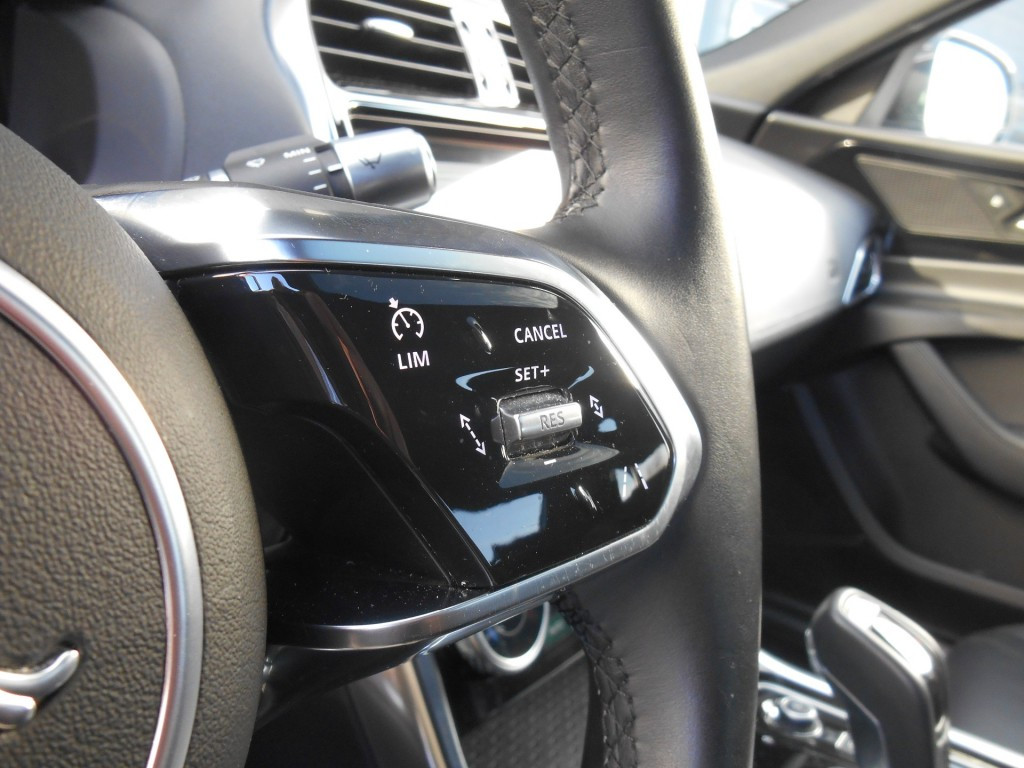 Hoofdafbeelding Jaguar XE