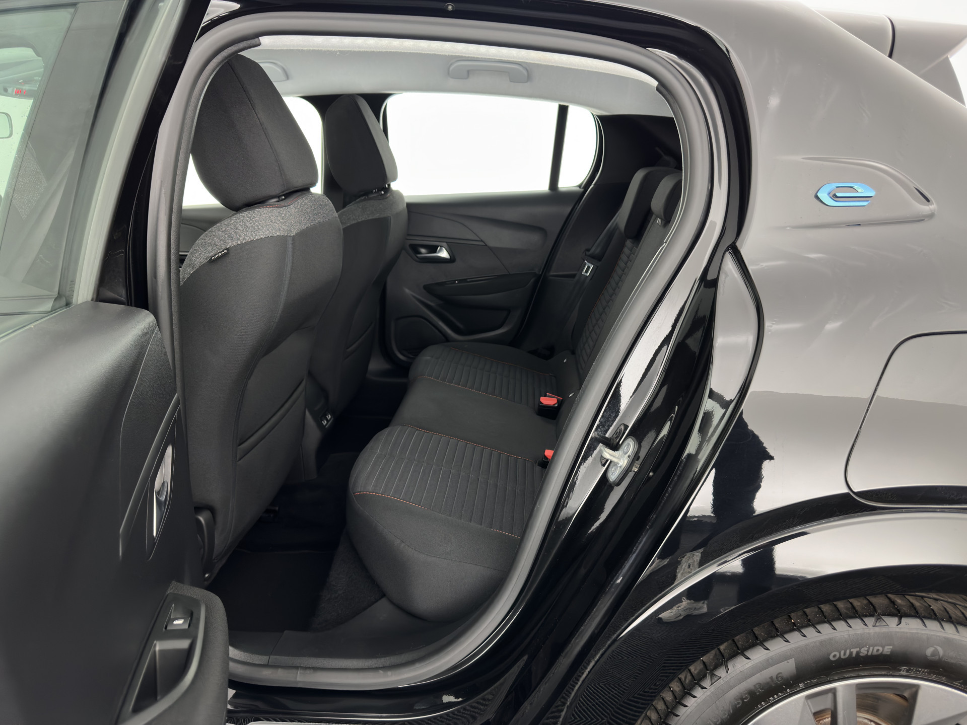 Hoofdafbeelding Peugeot e-208