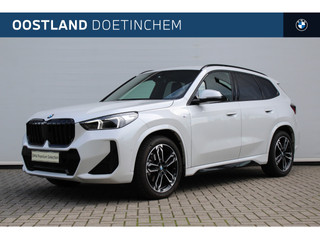 BMW X1 sDrive18i M Sport Automaat / Trekhaak / Sportstoelen / Achteruitrijcamera / Adaptieve LED / Adaptief M Onderstel / Comfort Access / Memory Seats