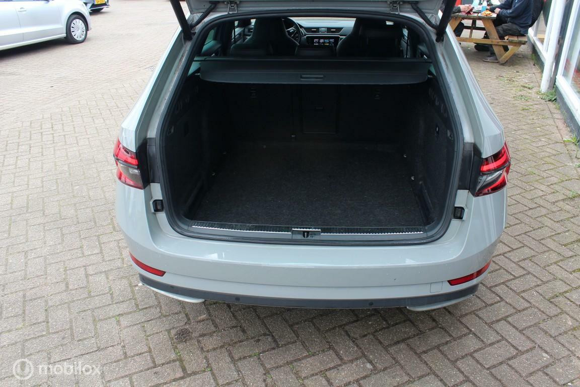 Hoofdafbeelding Škoda Superb