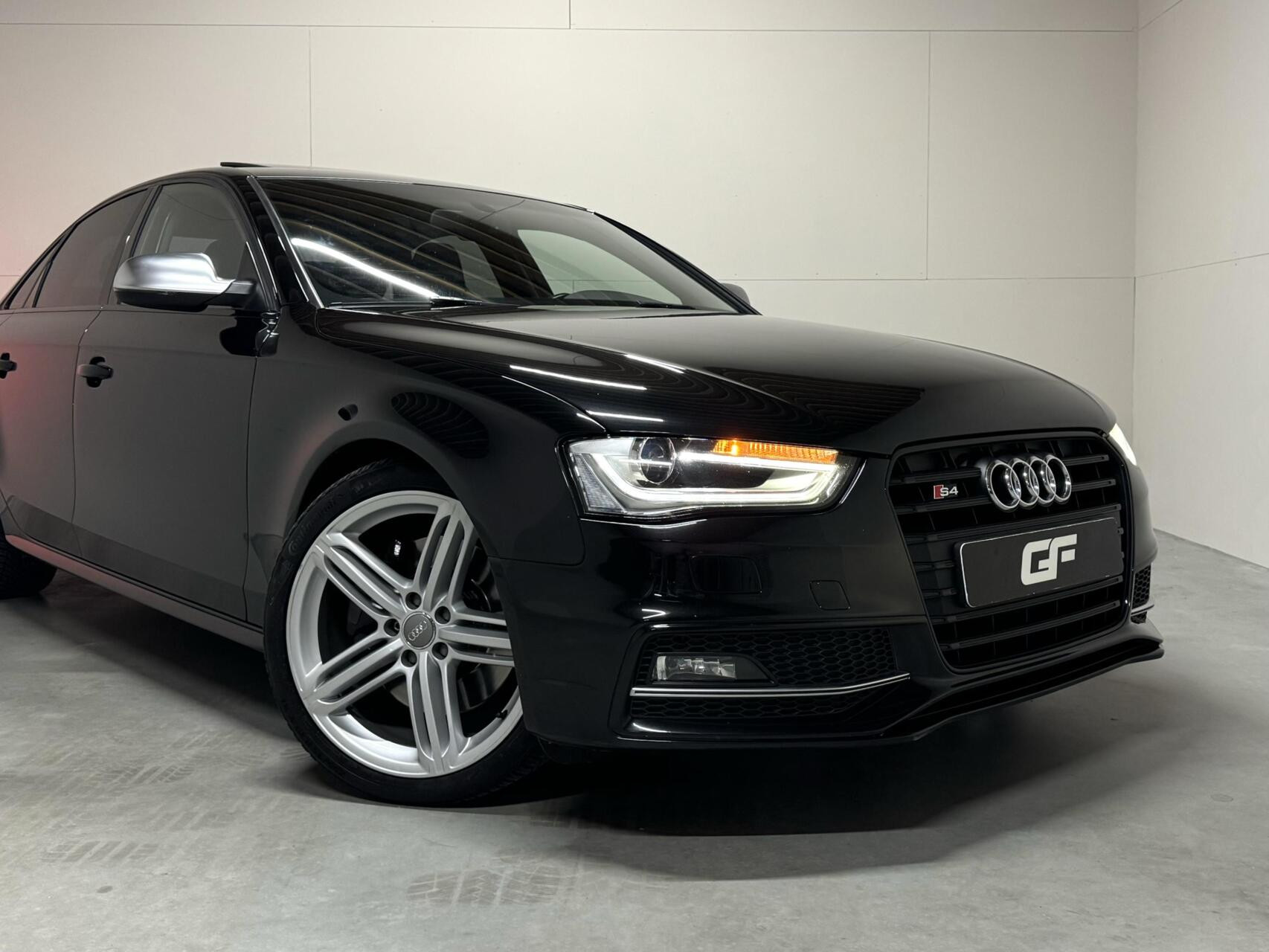 Hoofdafbeelding Audi S4
