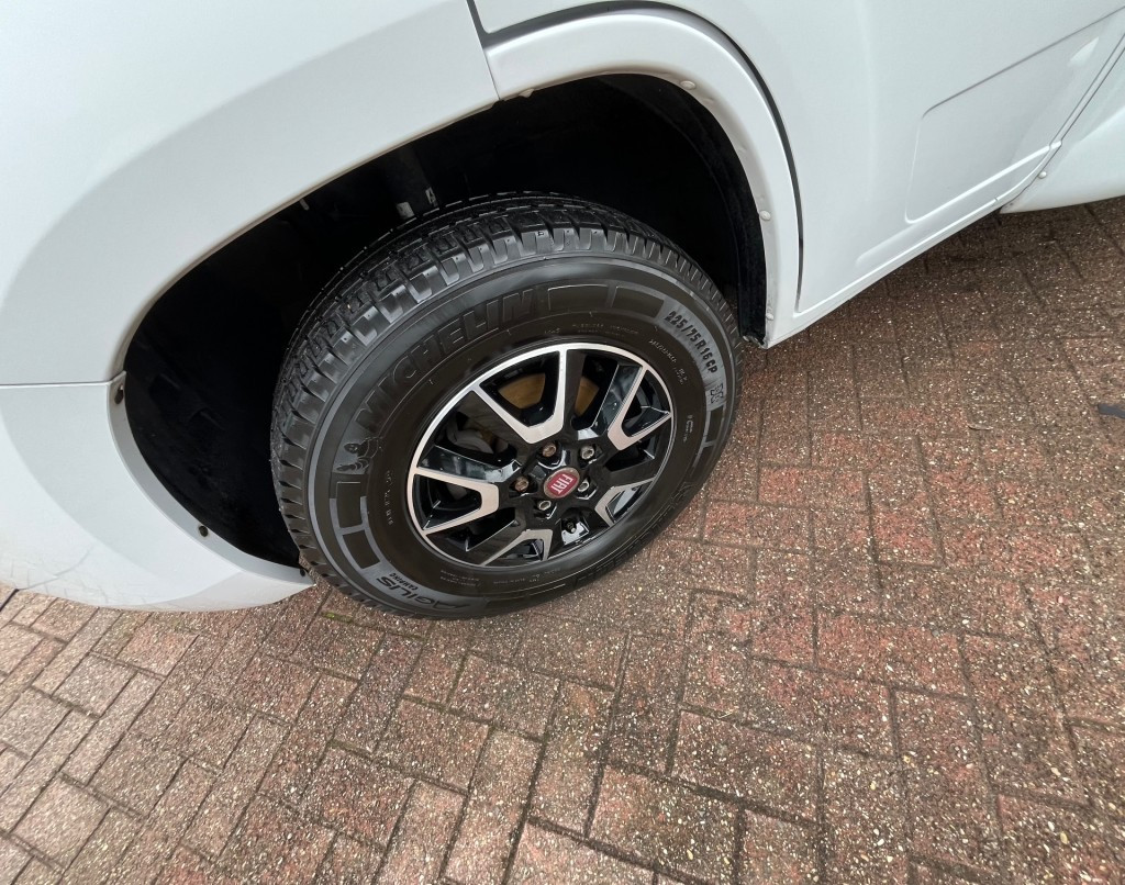 Hoofdafbeelding Carado T447 Lengtebedden Hefbed