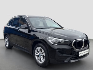 BMW X1 xDrive25e SPORTLINE ** LED, NAVI+, PANORAMA, KEYLESS, CAMERA, SPIEGEL, SPORTST, PRIVACY  ** 1e EIG - UNFALLFREI ** ** INFORMEER OOK NAAR ONZE AANTREKKELIJKE FINANCIAL-LEASE TARIEVEN **