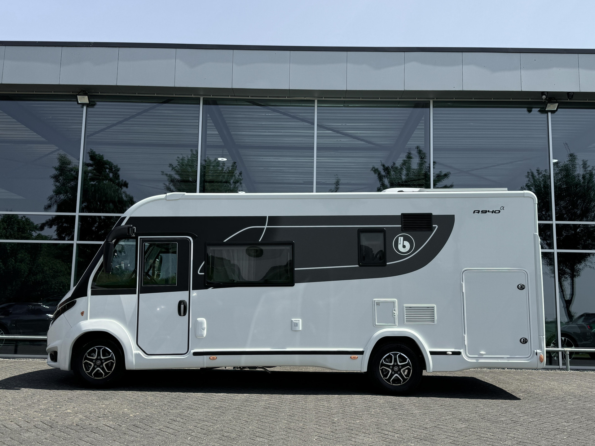 Hoofdafbeelding Benimar Amphitryon