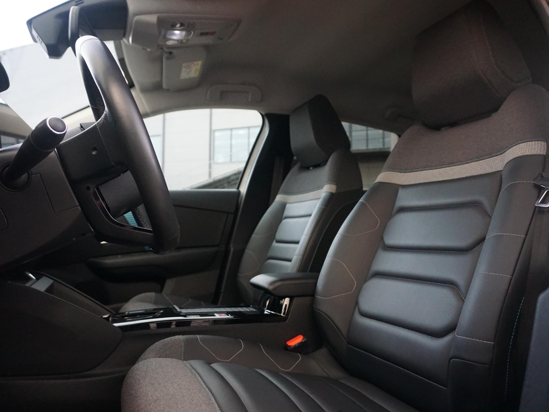 Hoofdafbeelding Citroën ë-C4