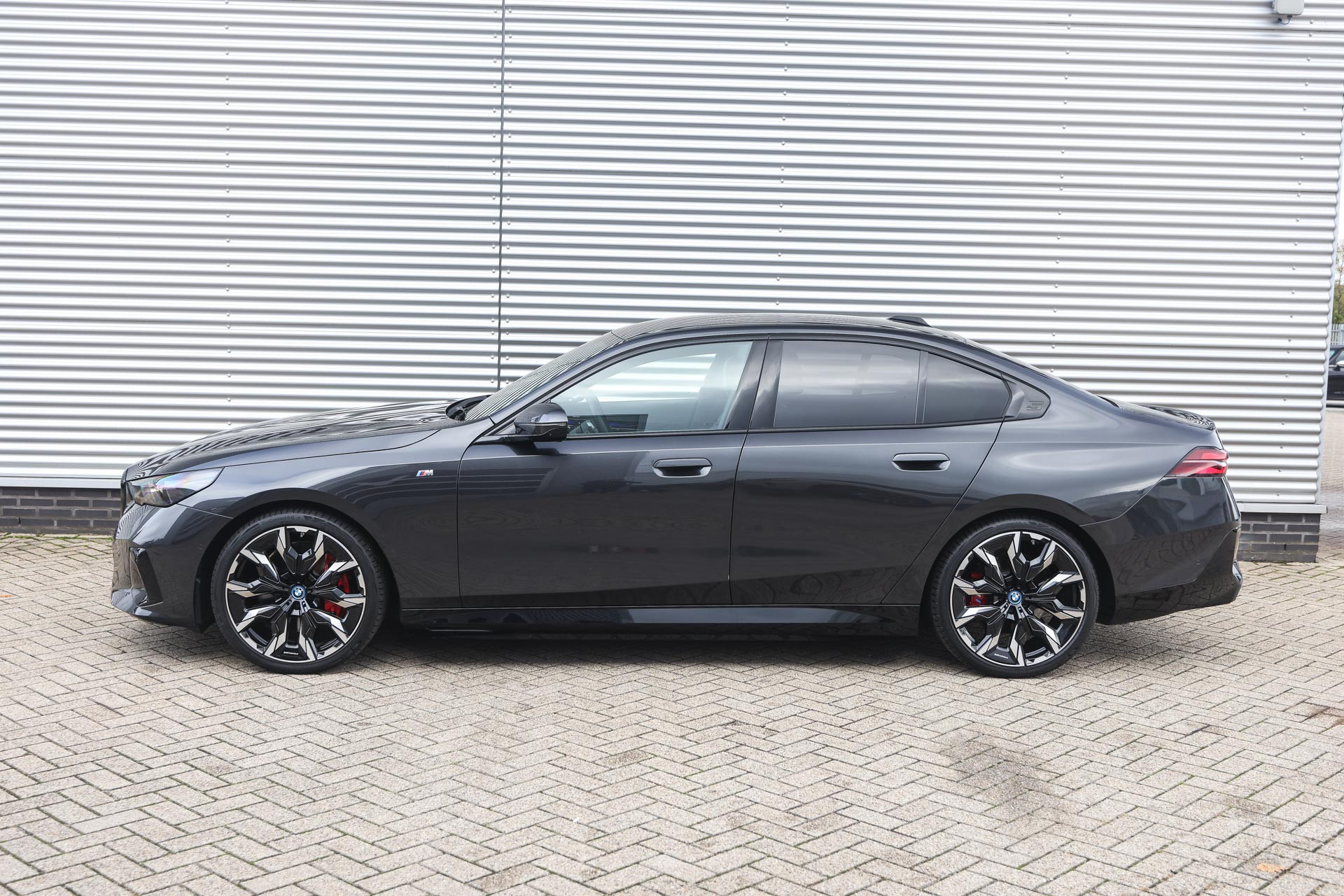 Hoofdafbeelding BMW i5