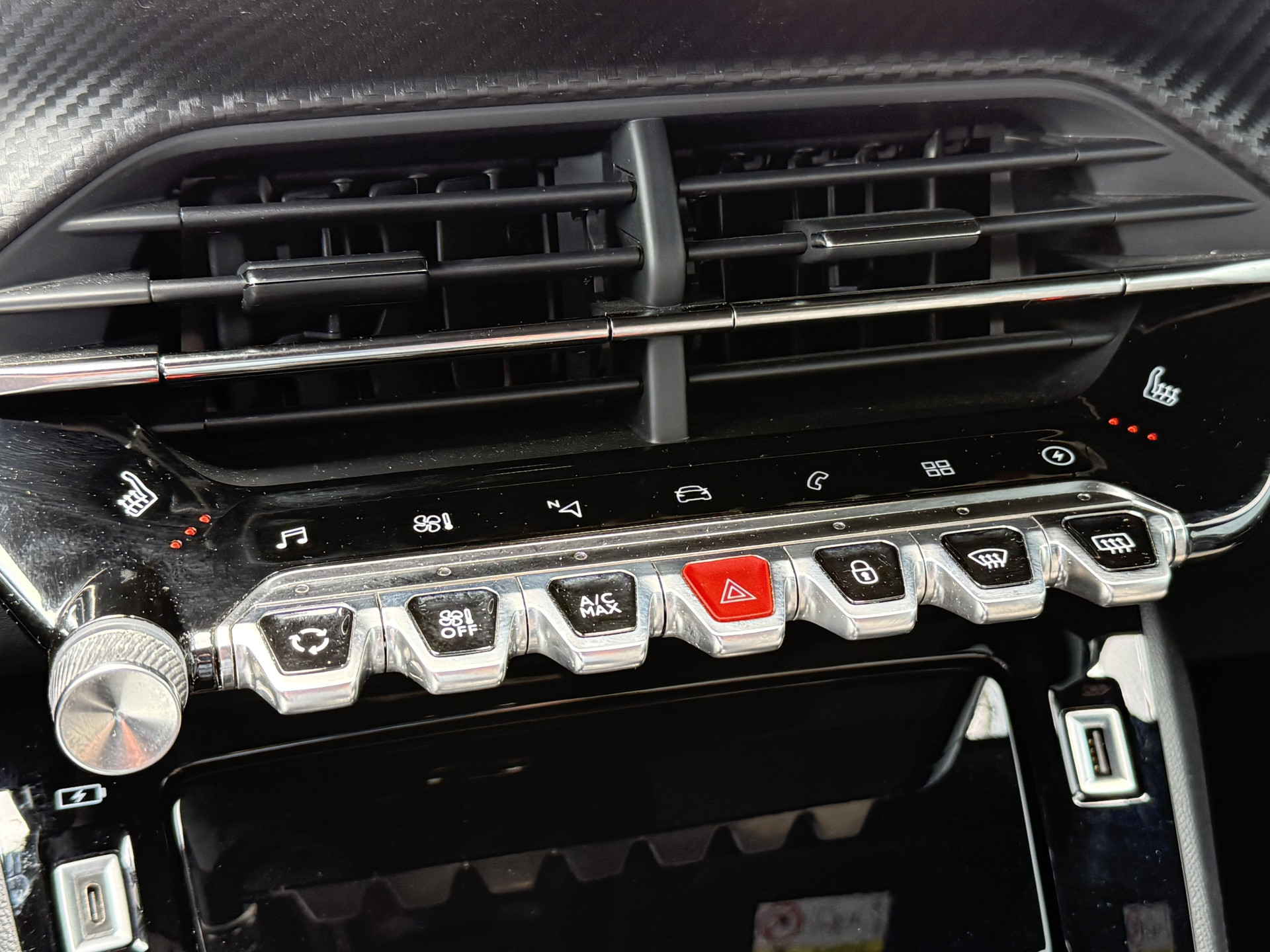 Hoofdafbeelding Peugeot e-2008