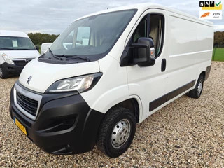 Peugeot Boxer 330 2.2 BlueHDi 120 L2H1 Premium ,camera , airco , apk okt. 2026 , euro 6 , 1e eig.