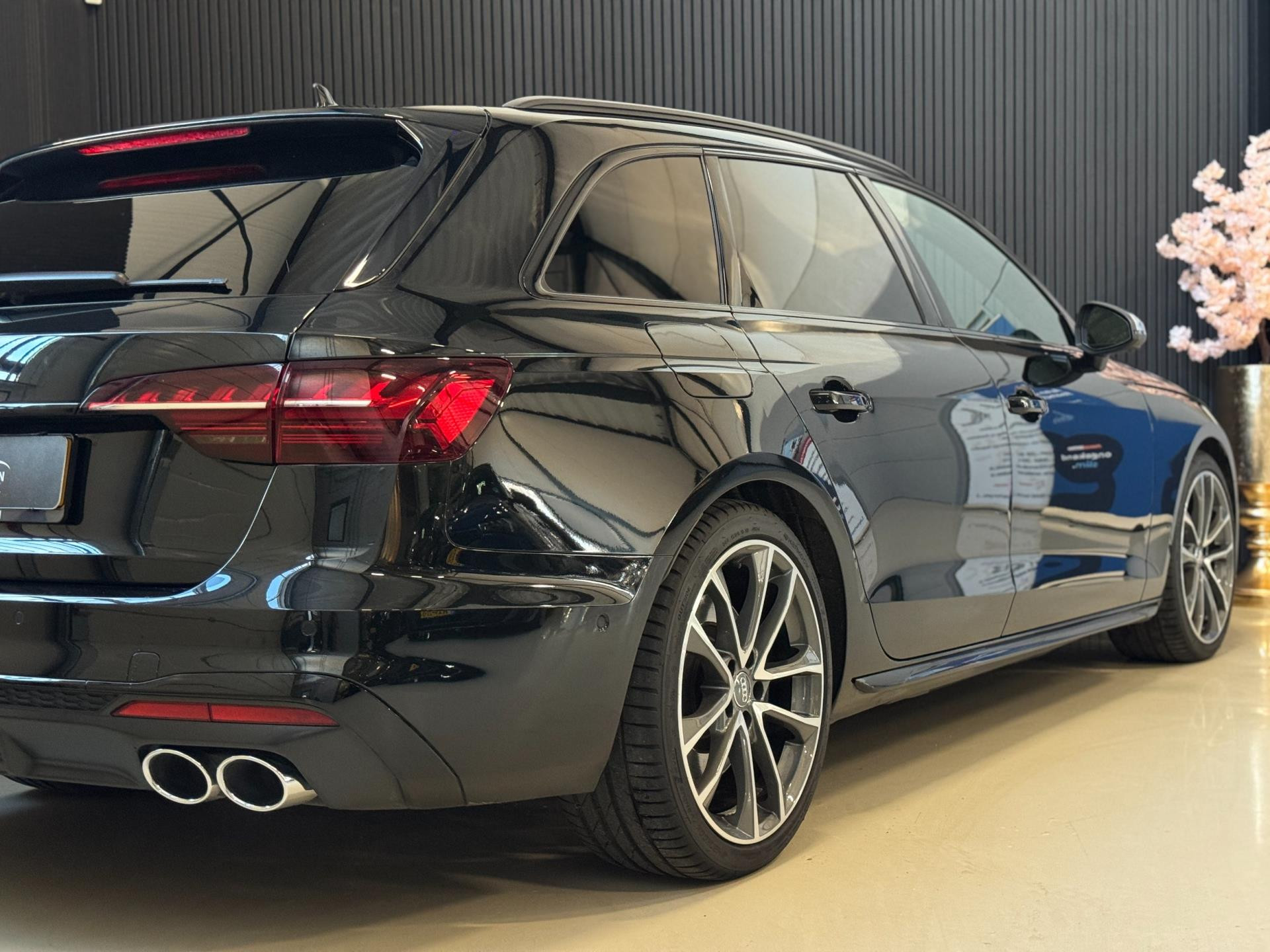 Hoofdafbeelding Audi S4