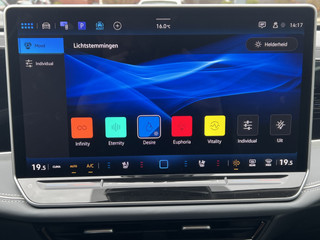 Volkswagen Passat Volkswagen Passat Variant 1.5 eTSI 150 pk Elegance Business Navigatie Panoramadak Trekhaak IQ Light Leder Elek Stoelen + Verwarming + Koeling + Massage 360 Camera Extra Getint Glas Vol Opties BTW Auto MHEV - afbeelding nr 24