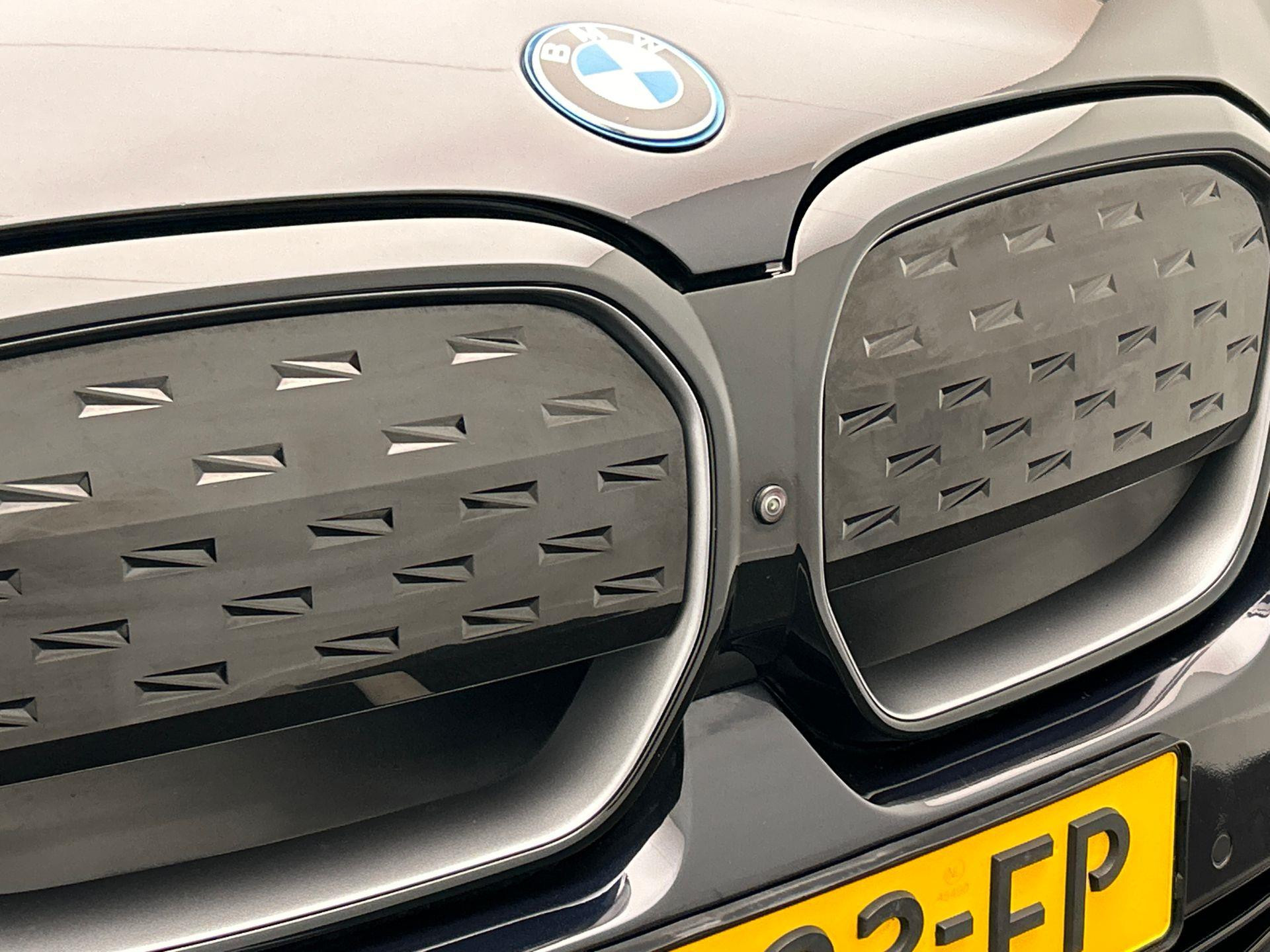 Hoofdafbeelding BMW iX3