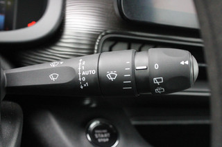 Jeep Avenger Jeep Avenger LONGTITUDE 156PK 54 kWh | NAVIGATIE | DRAADLOZE APPLE CARPLAY/ANDROID AUTO | KEYLESS ENTRY/START | CRUISE CONTROL | PARKEERSENSOREN ACHTER | DAB+ RADIO | CLIMATE CONTROL | DRAADLOZE TELEFOONLADER | LED KOPLAMPEN | - afbeelding nr 24