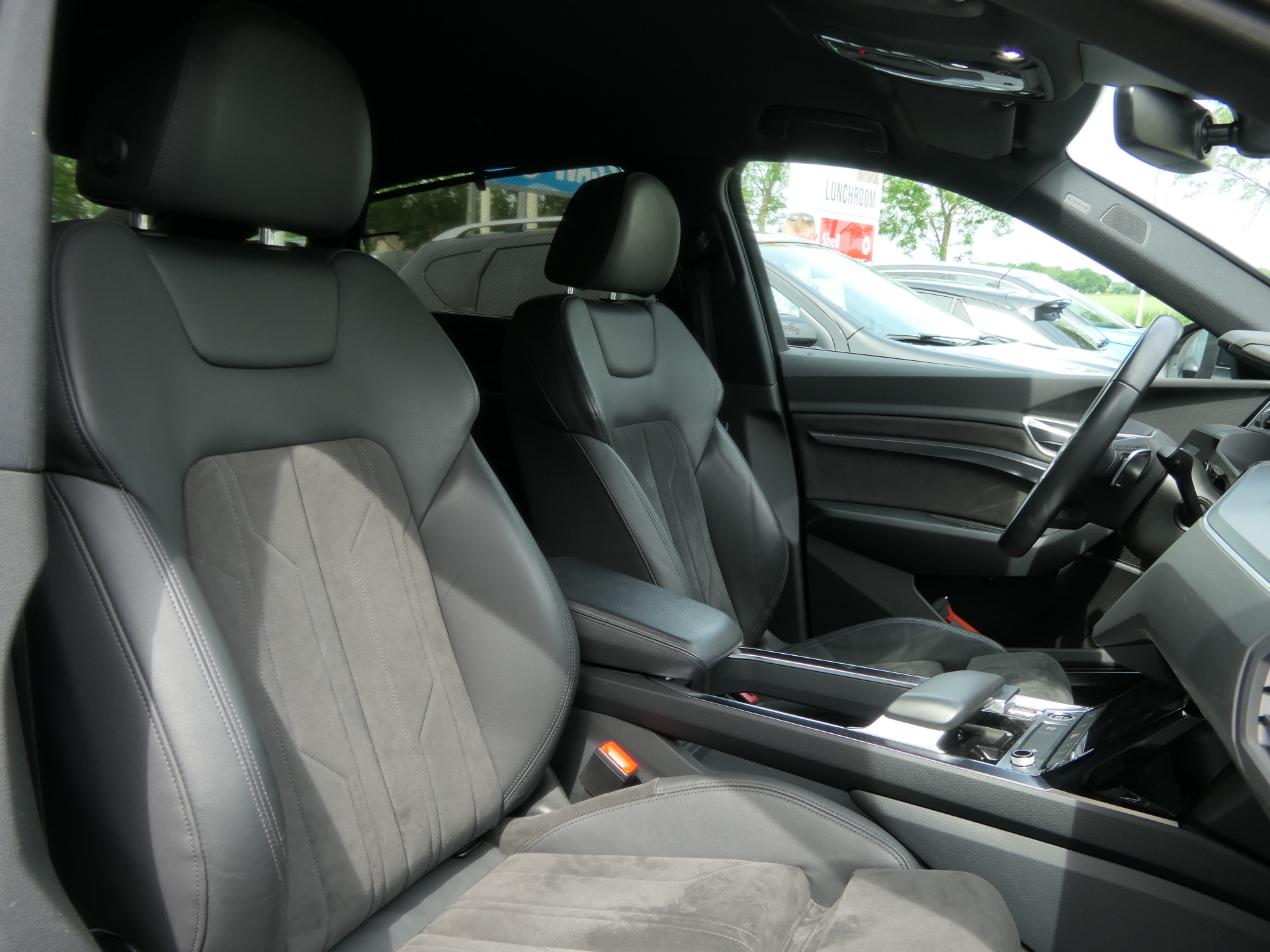 Hoofdafbeelding Audi e-tron