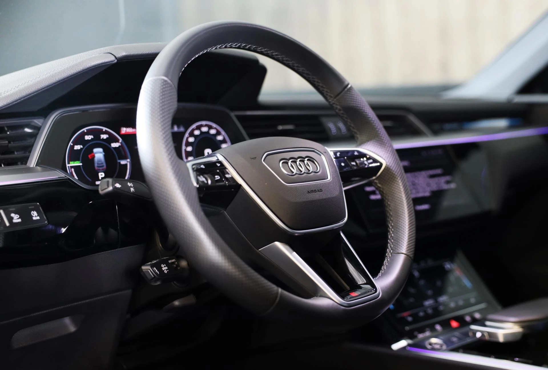 Hoofdafbeelding Audi e-tron