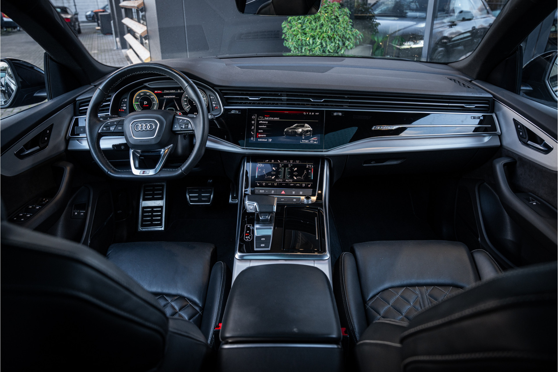 Hoofdafbeelding Audi Q8