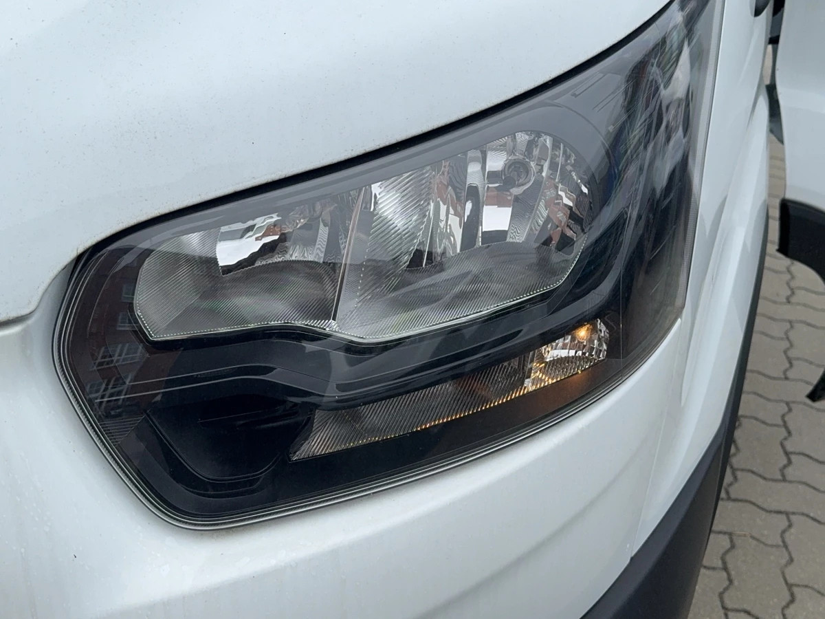 Ford-Transit-image-14