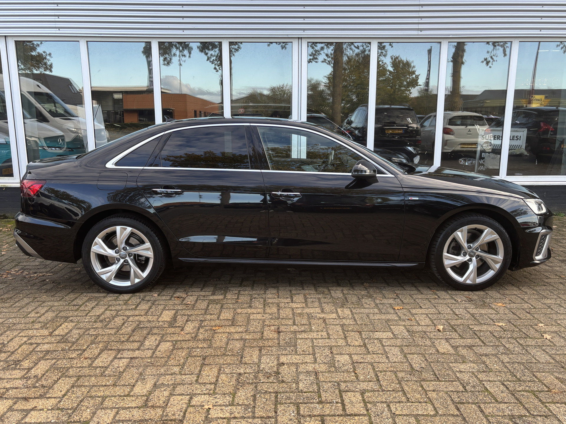 Hoofdafbeelding Audi A4